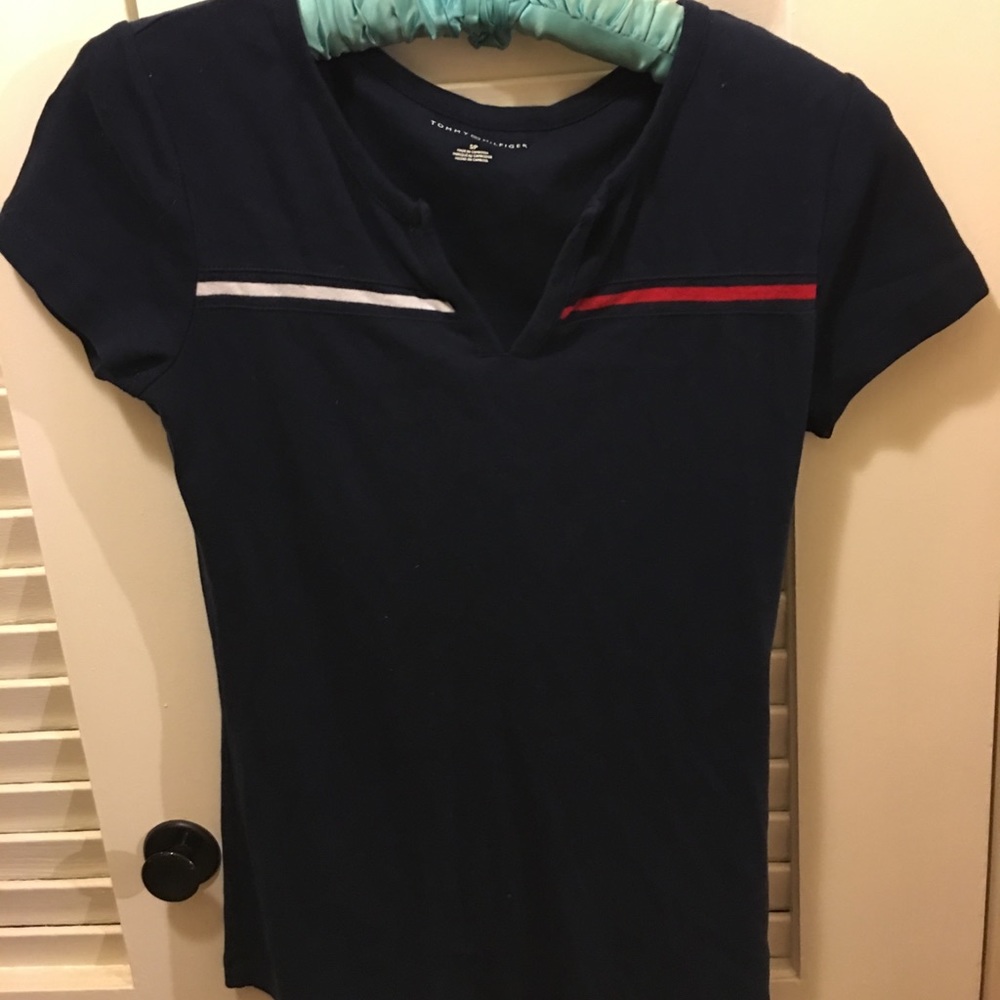 Tommy Hilfiger small v-cut tee